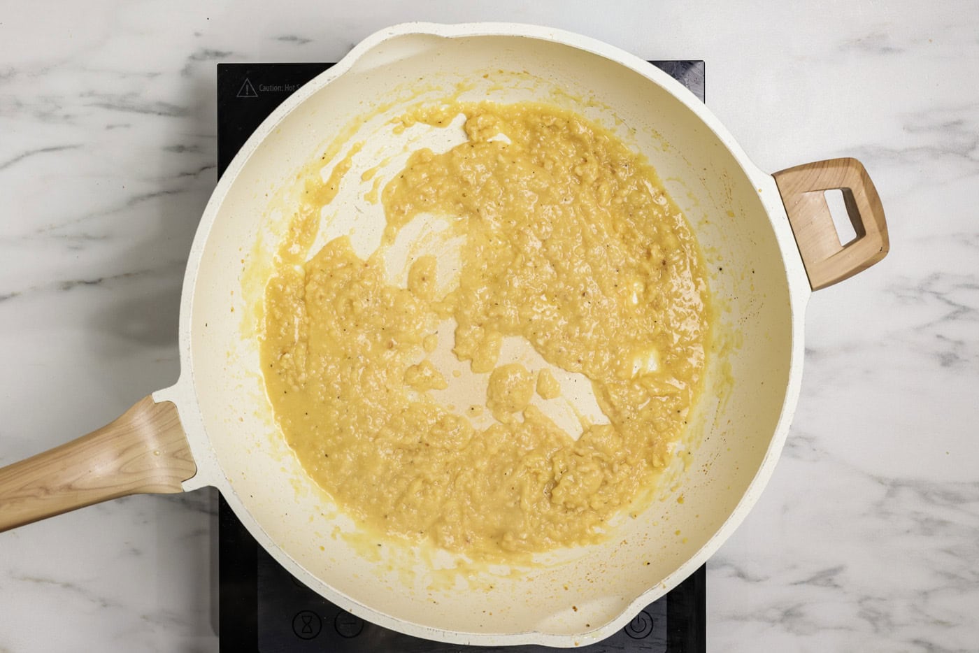 paste-like mixture created by adding butter to cream sauce ingredients in a skillet