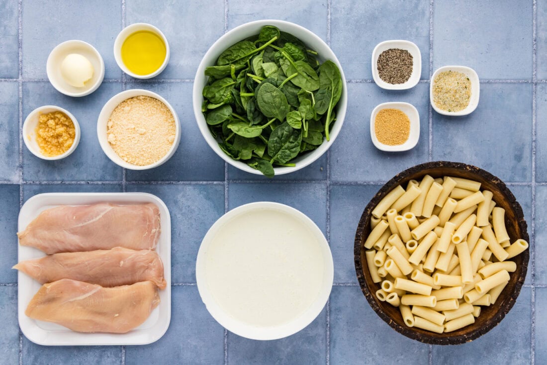 Ingredients for Garlic Chicken Pasta