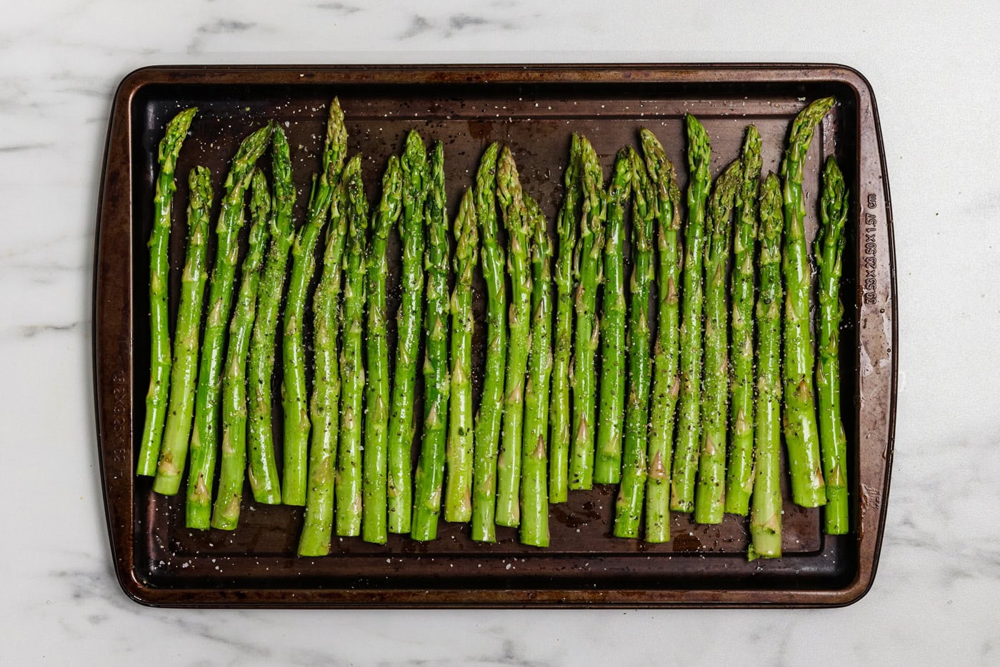 pan of asparagus spears
