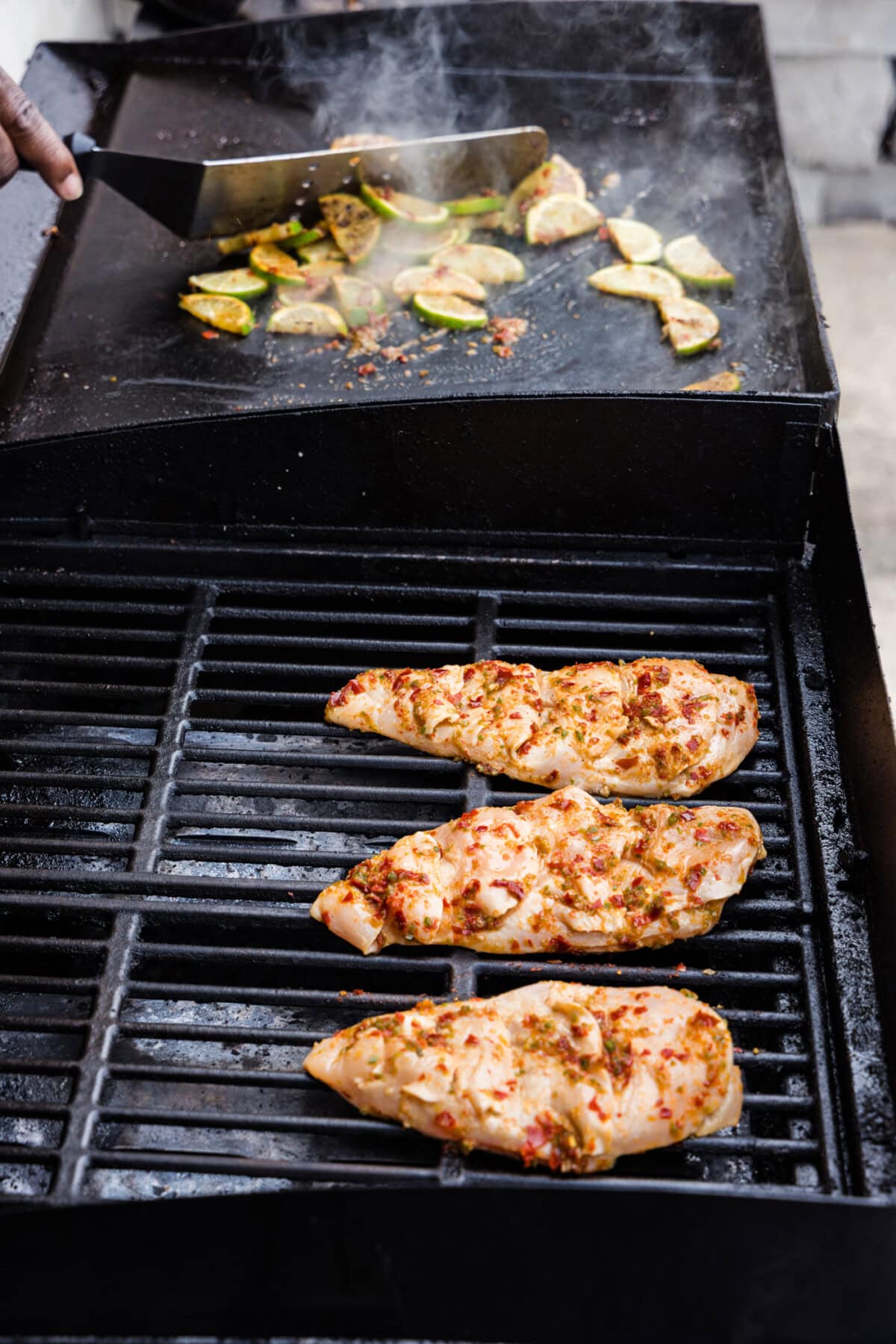 chicken nd limes on grilll