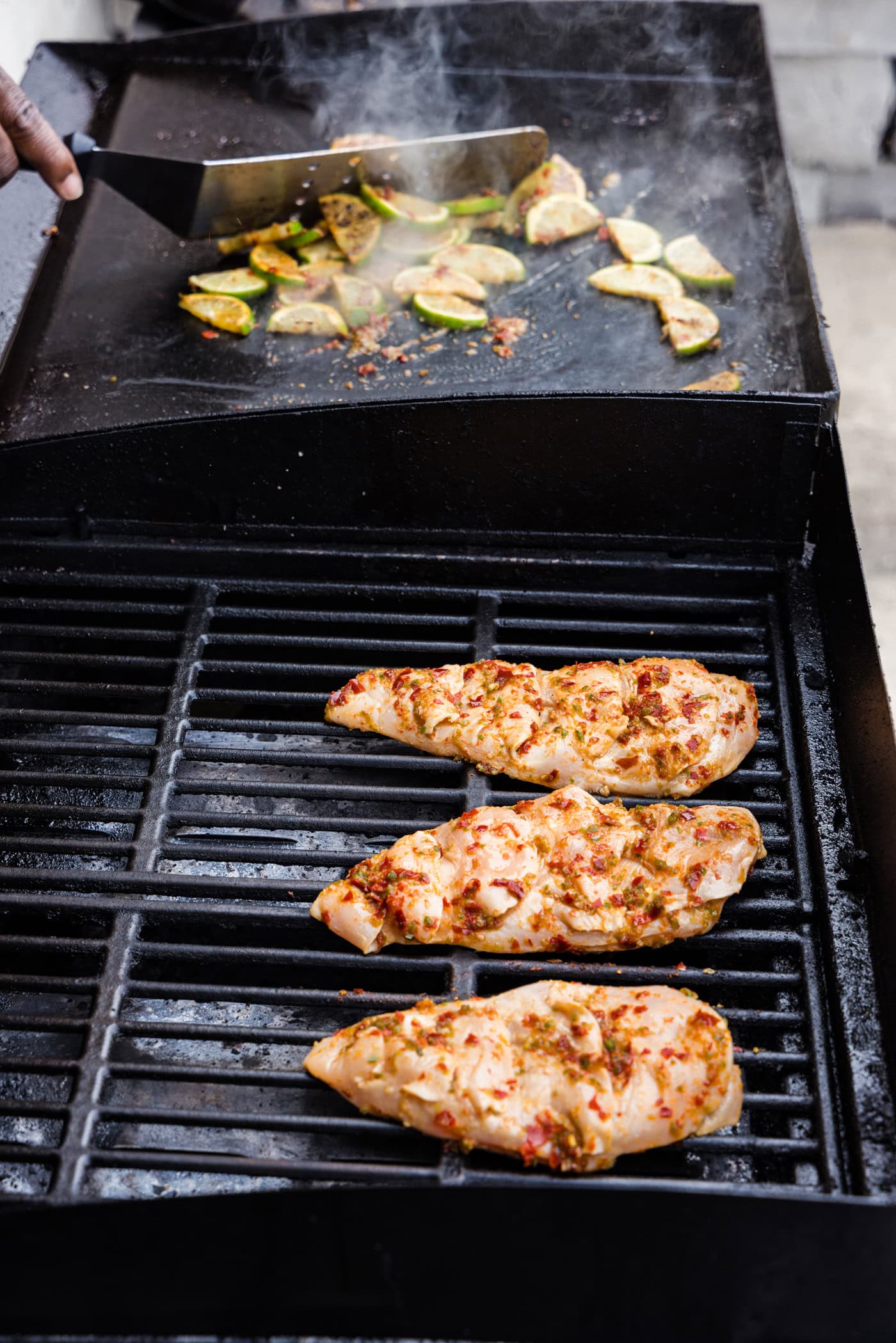 chicken nd limes on grilll