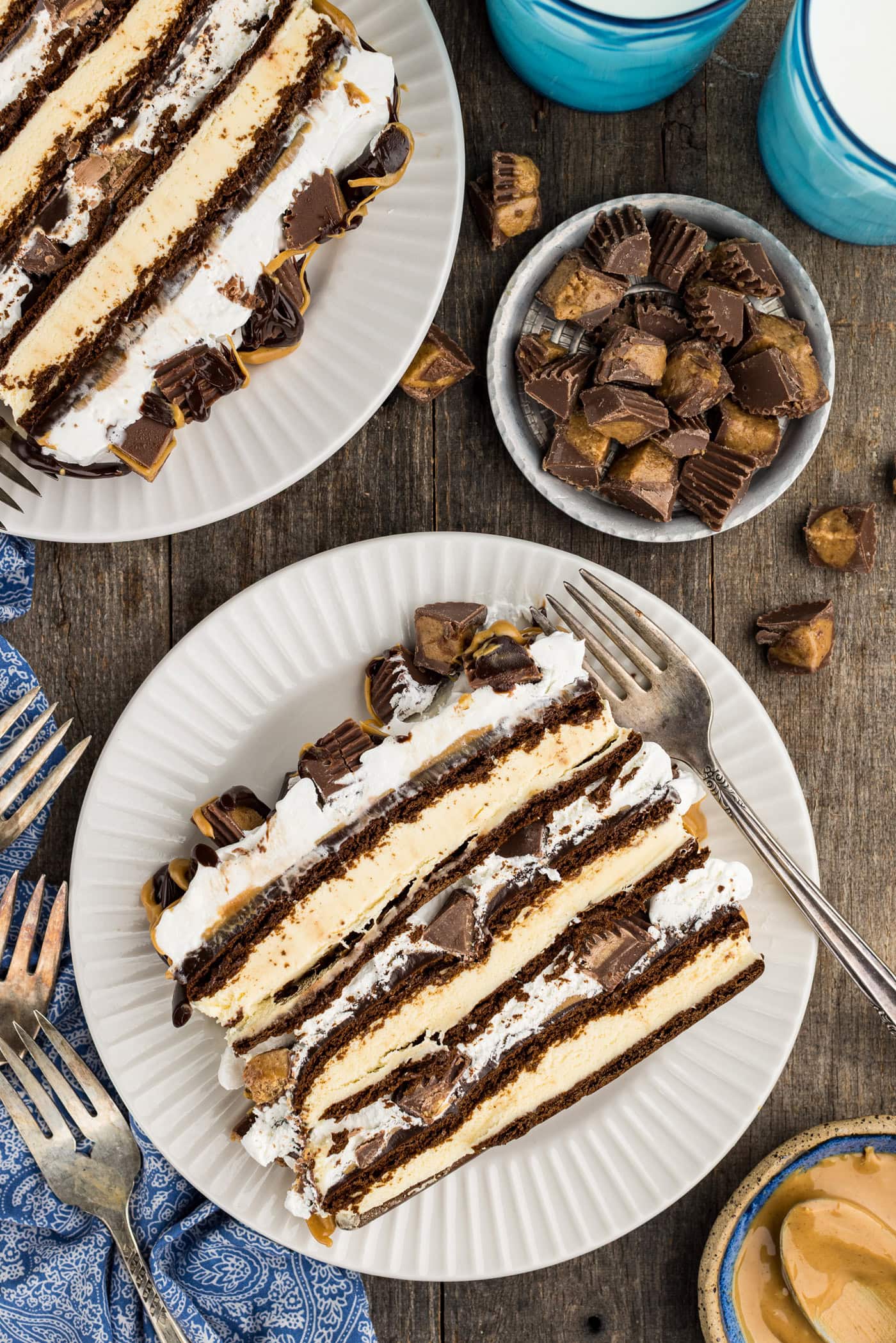 2 plates with slices of ice cream sandwich cake