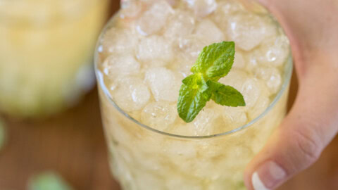Mint Julep - Amanda's Cookin' - Cocktails