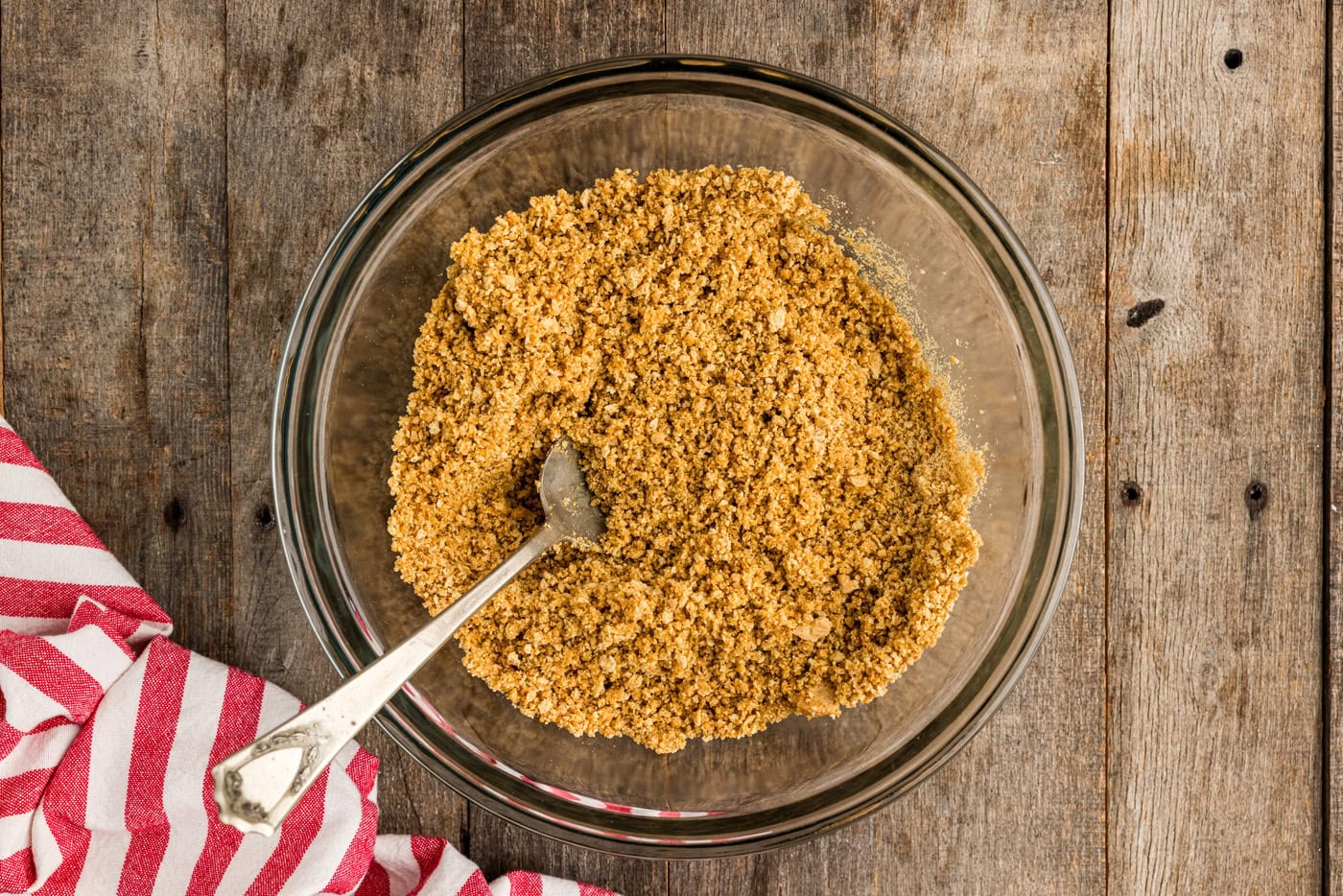 graham crumbs in bowl