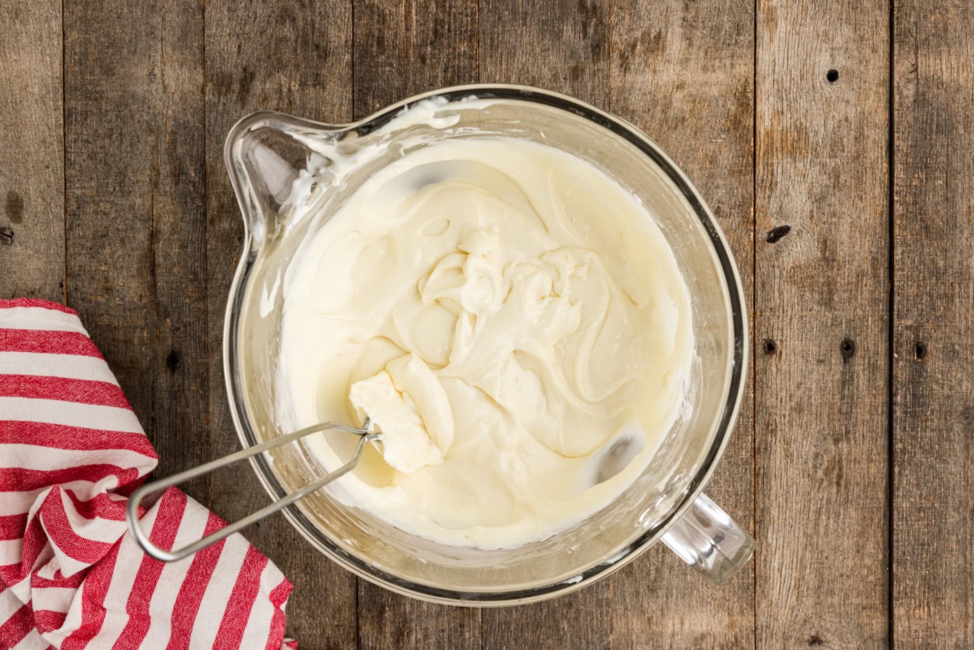 cheesecake muxtire on bowls