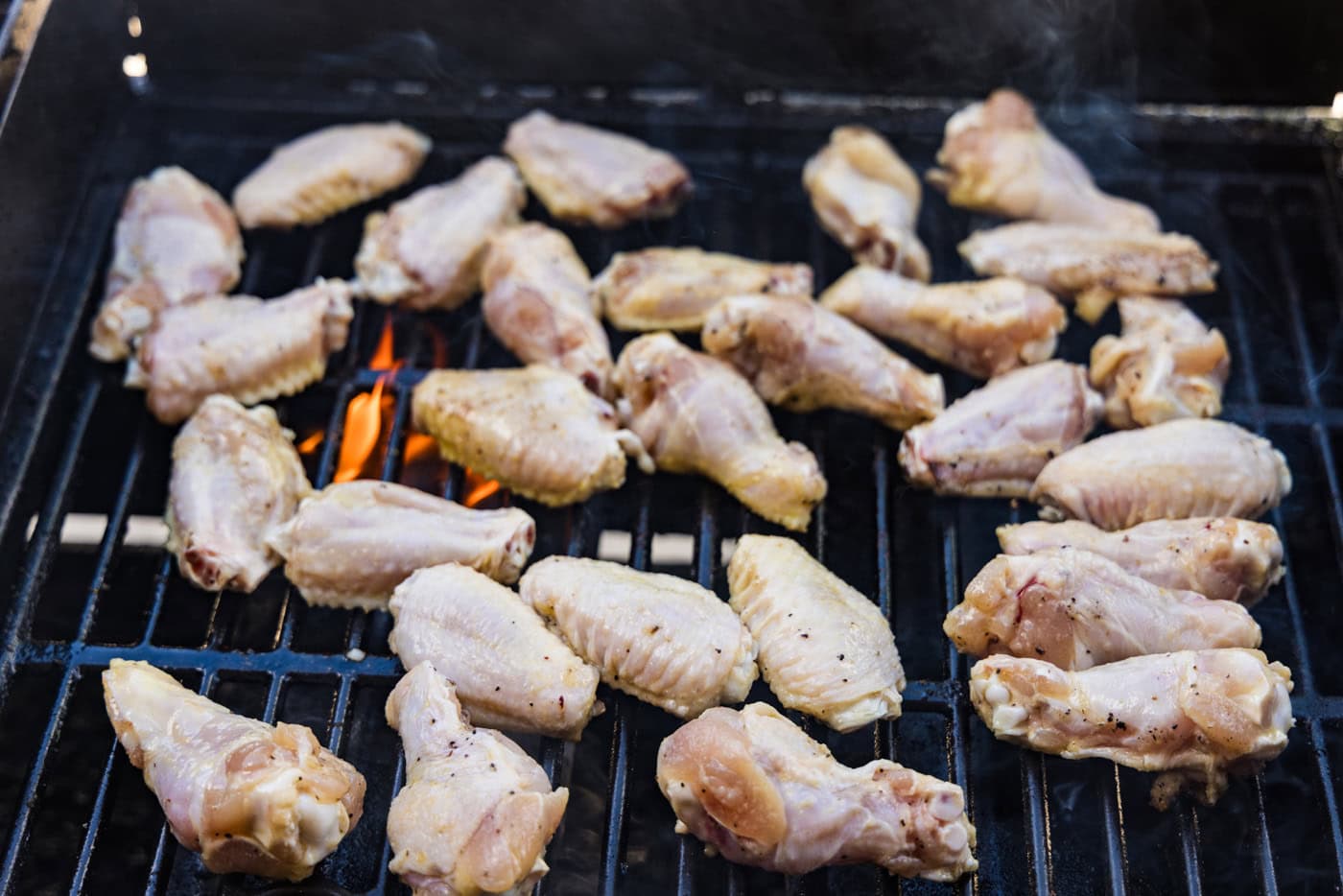 grilling chicken wings