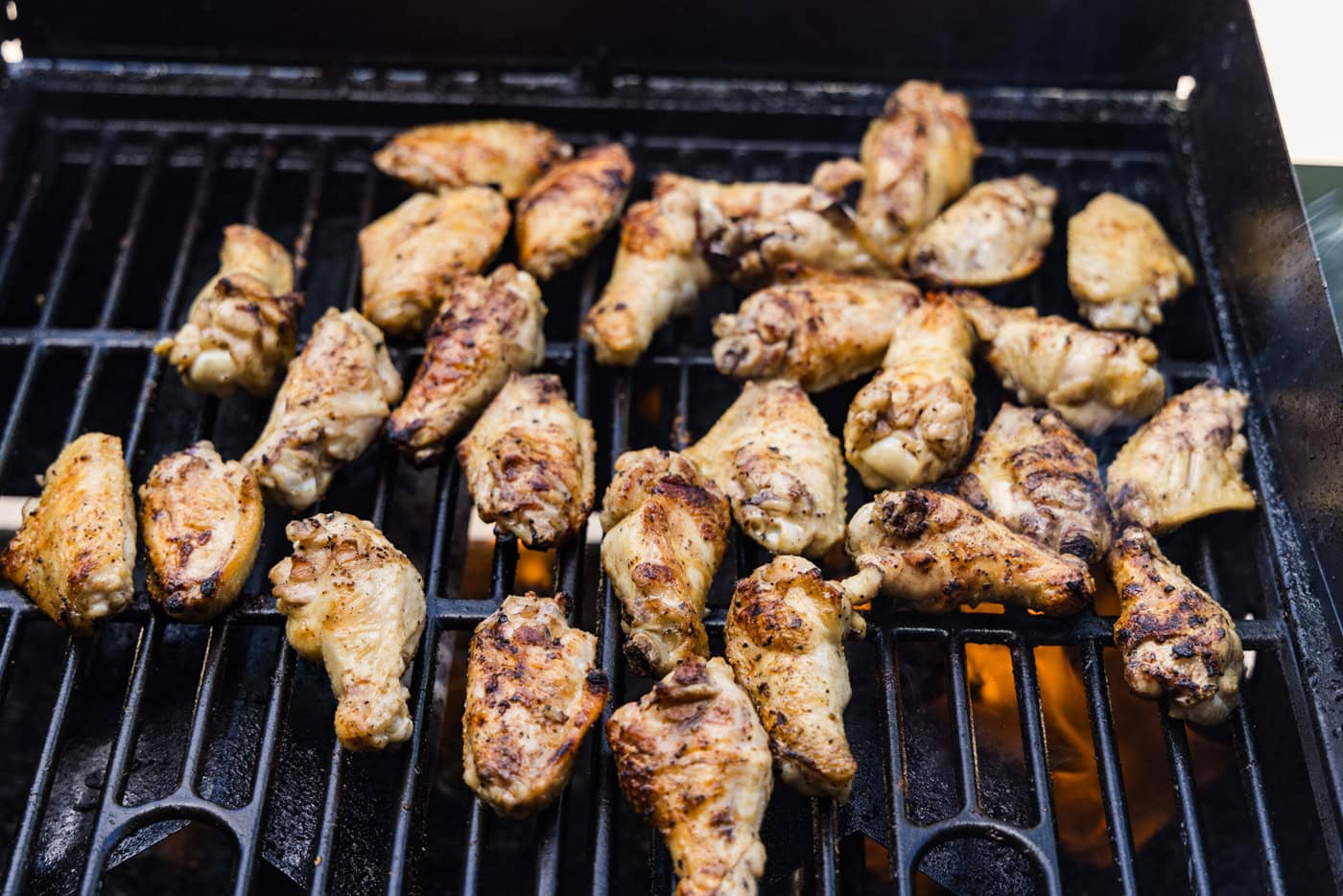 chicken wings on the grill