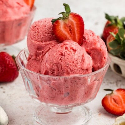 glass dessert dish of Strawberry Frozen Yogurt