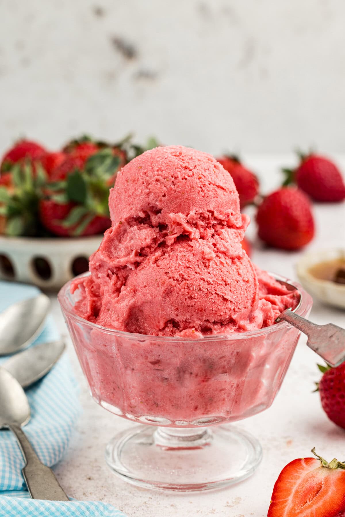 dish of Strawberry Frozen Yogurt